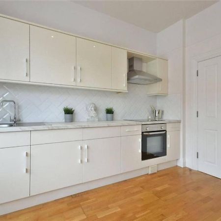 Luxury 3 Bed Apartment - Huge Outdoor Terrace & Amazing Transport Links Londra Esterno foto